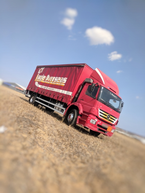 FRANTZ KING – TRUCK MERCEDES 1824 CURTAINSIDED